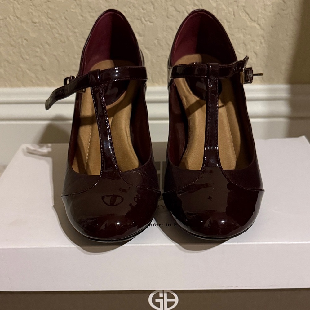 Giani Bernini Dark Red T-Strap Heels - Picture 2 of 4